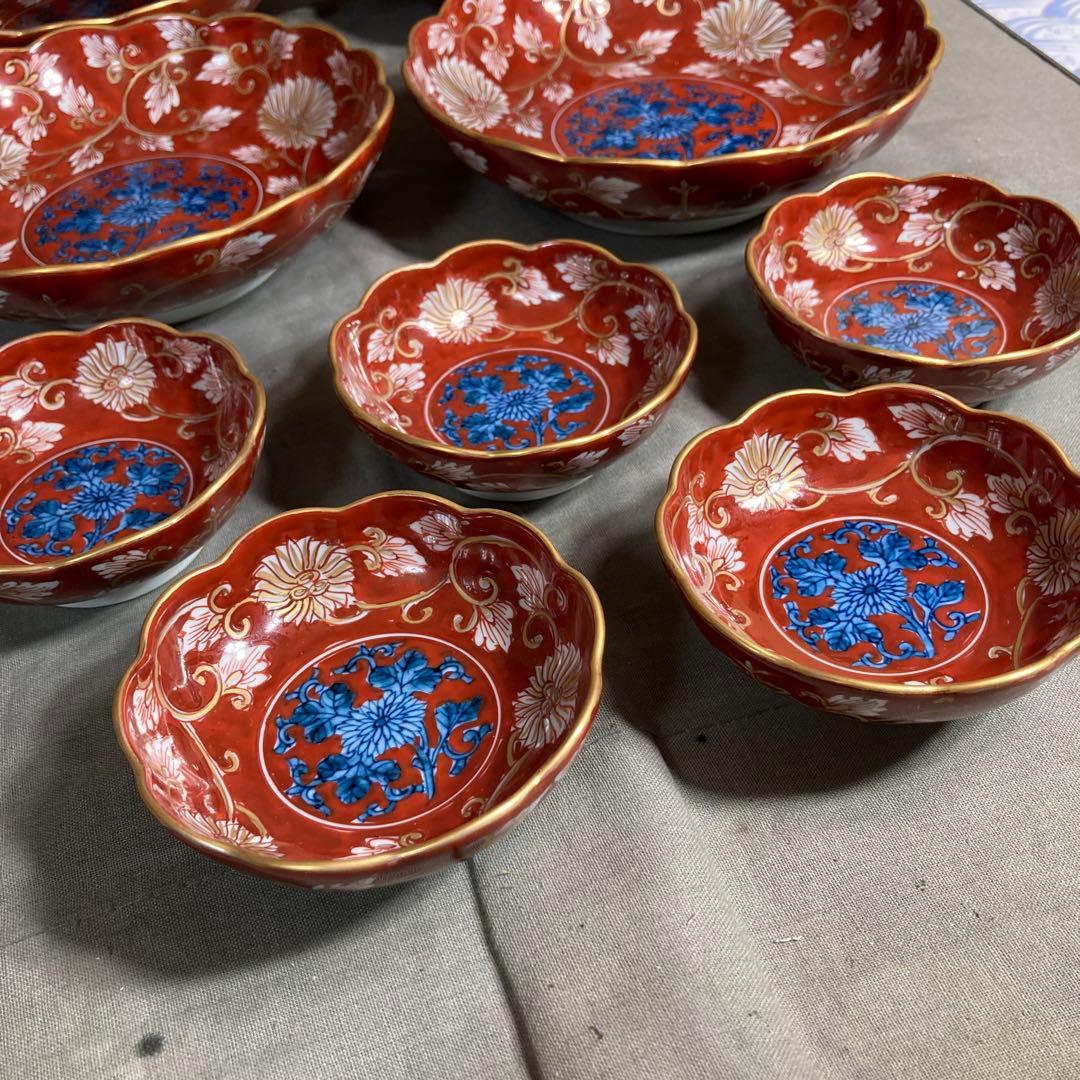 【源右衛門】古伊万里の伝統　日本の銘窯　源右衛門作　赤濃菊唐草文　向付大小十客揃
