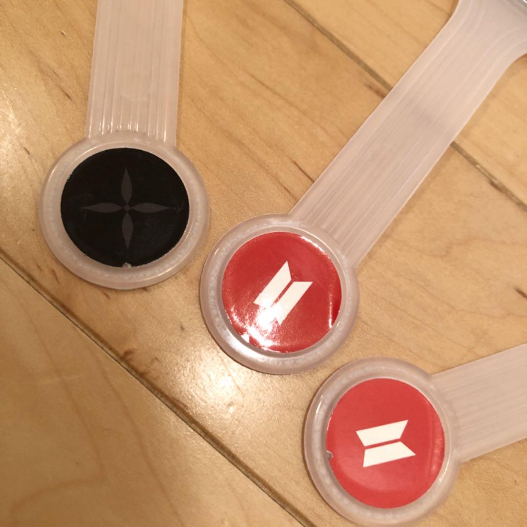 BTS グク うちわ 防弾少年団 団扇 ジョングク 3枚セット➕1枚 - メルカリ