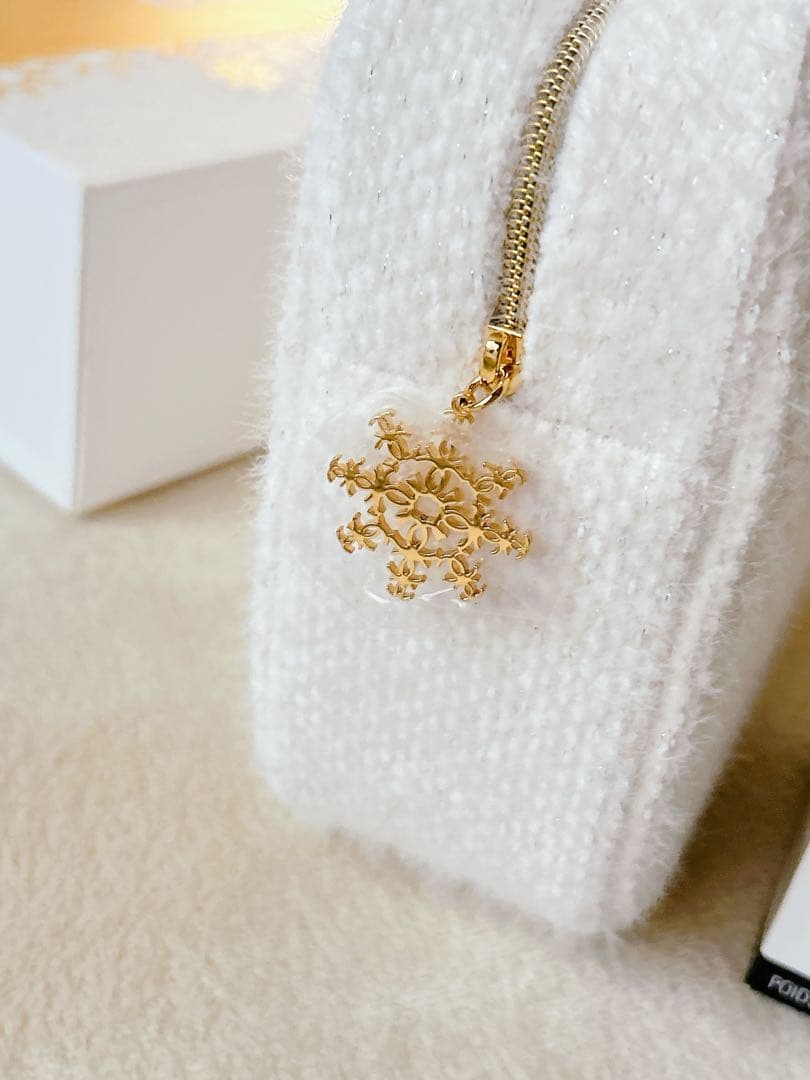 CHANELギフトセットポーチ・洗顔フォーム・イドゥラビューティマイクロクリーム