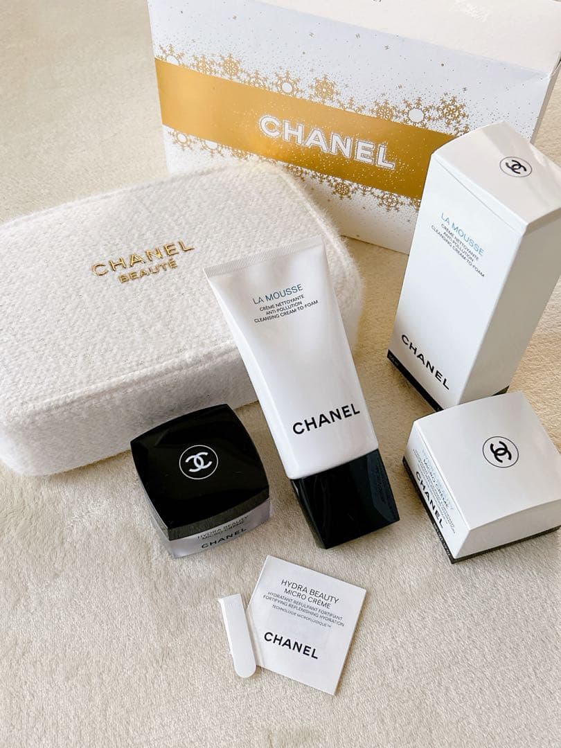 CHANELギフトセットポーチ・洗顔フォーム・イドゥラビューティマイクロクリーム