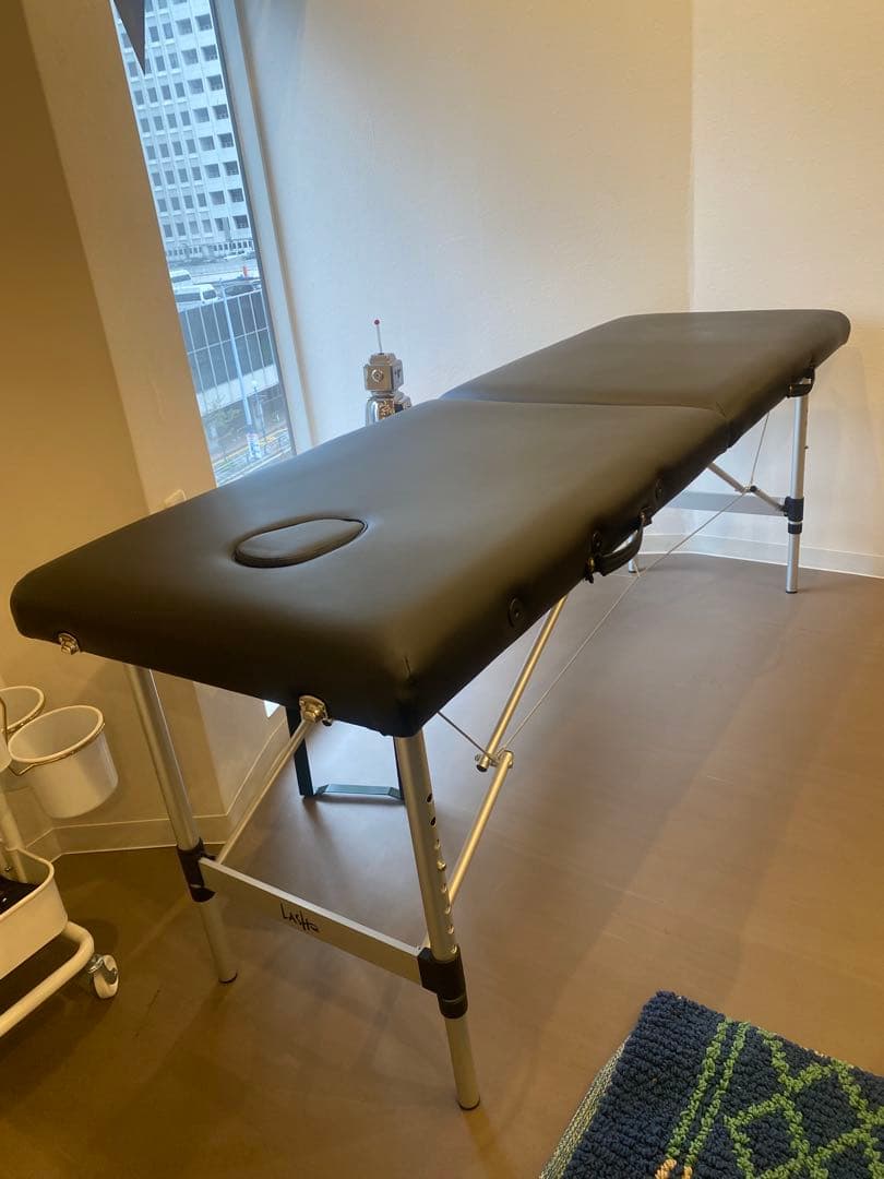折りたたみ式マッサージテーブル 黒