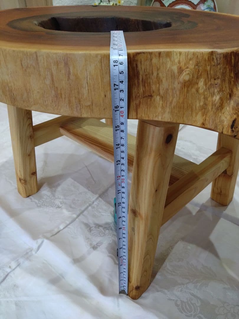 欅の輪切りテーブル㉖　樹齢約150年の欅の一点物　欅の耳付き自然木のローテーブル