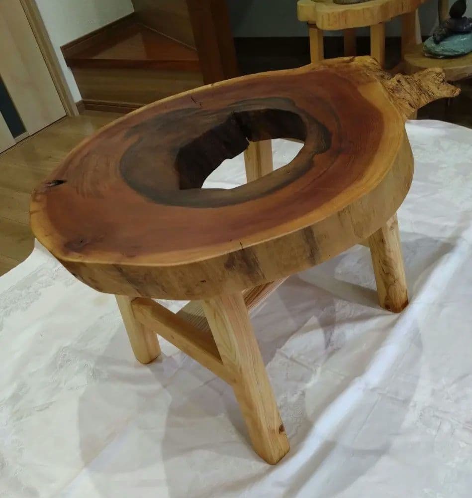 欅の輪切りテーブル㉖　樹齢約150年の欅の一点物　欅の耳付き自然木のローテーブル