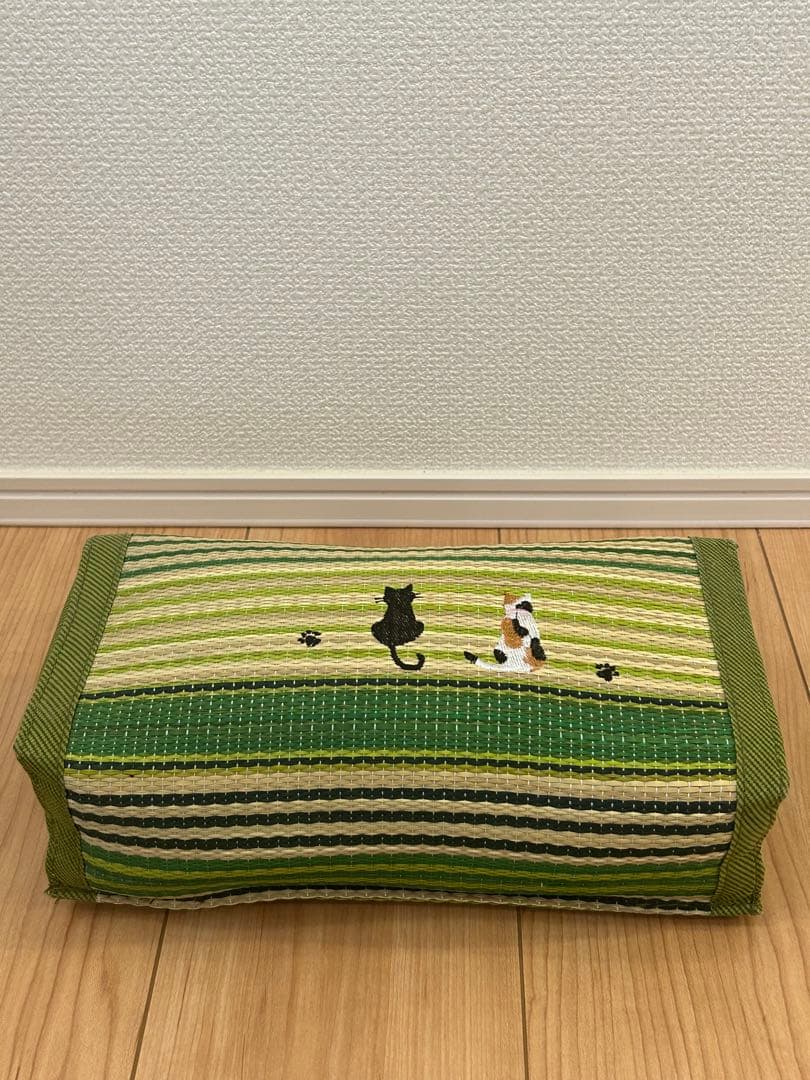 【美品】ねこ柄　い草まくら　〜黒猫とミケ〜