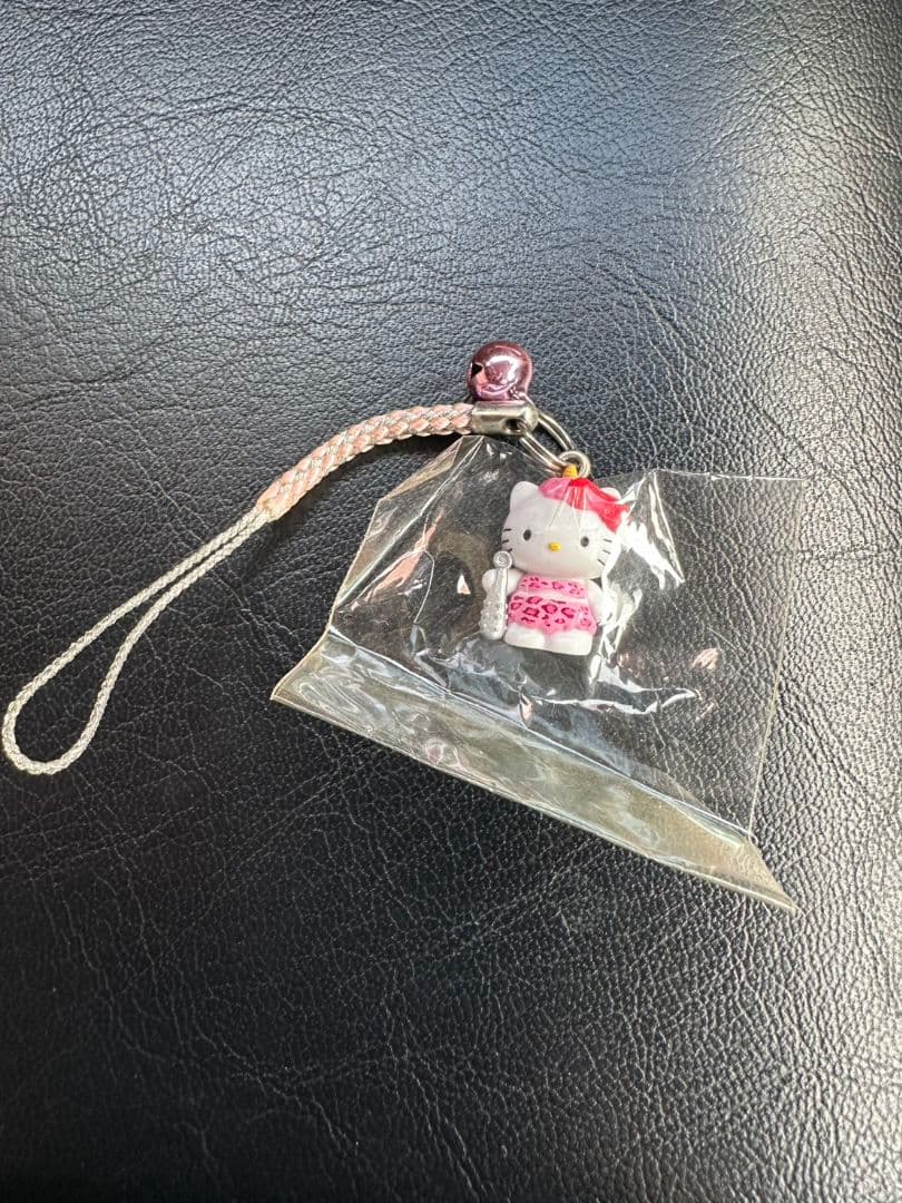 ハローキティ 根付け 鬼押出し学園 レア 豹柄 鬼 ピンク ご当地 - メルカリ