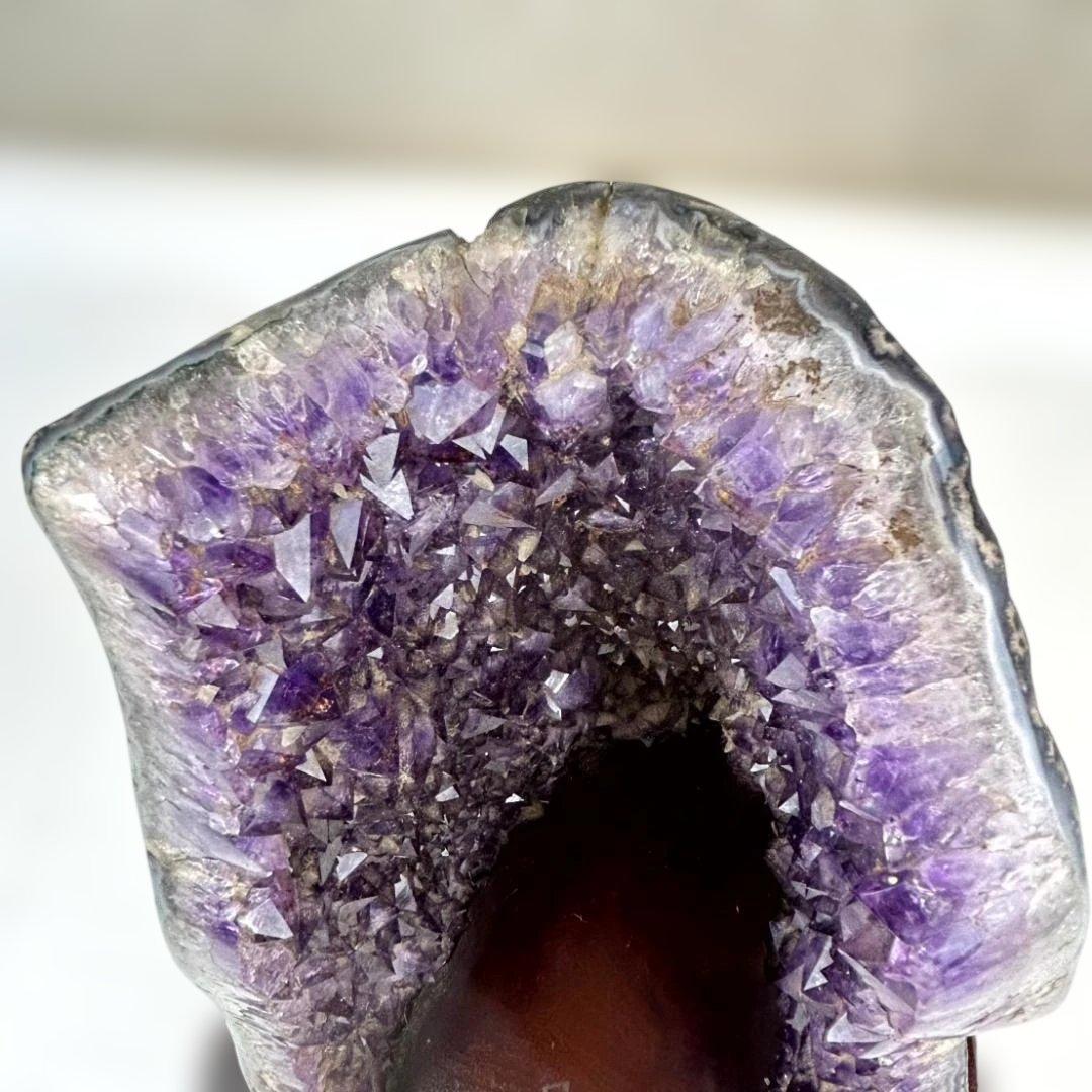 アメジスト　原石　巨大13.7㎏　パワーストーン　ドーム？　ジオード？　台座付き