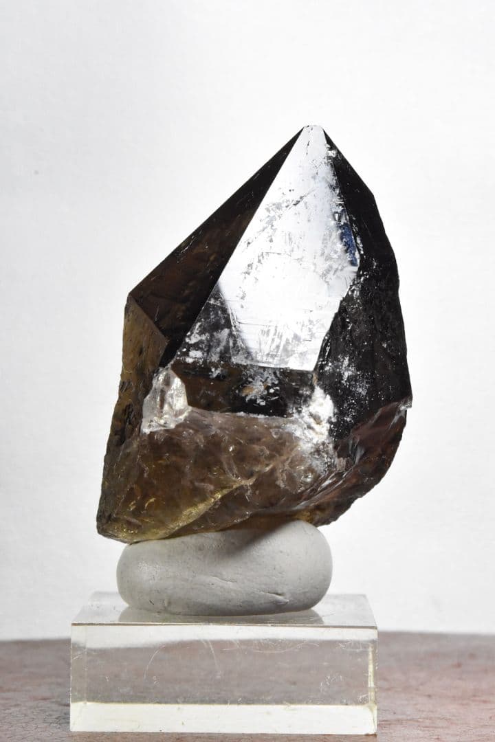 パキスタン スカルドゥHashupi産 クリアスモーキークォーツポイント