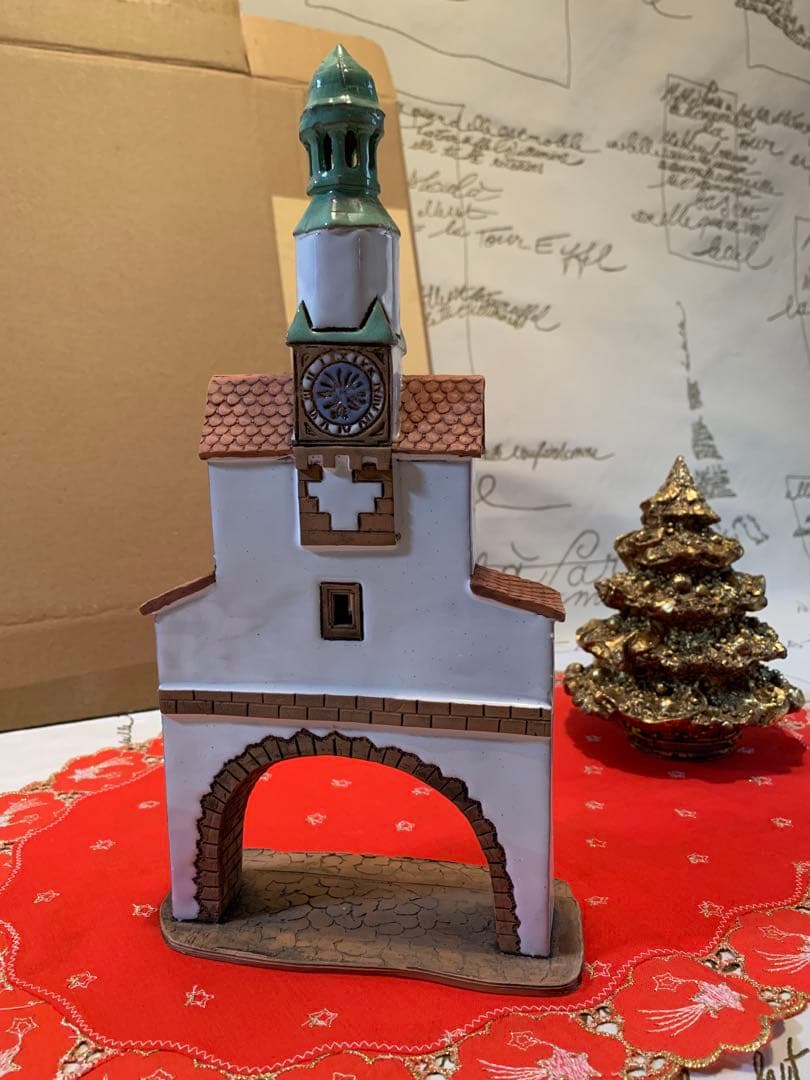 ドイツ製　置物　レアな未使用品の陶器の時計台の置物！これ一つで街並み完成！