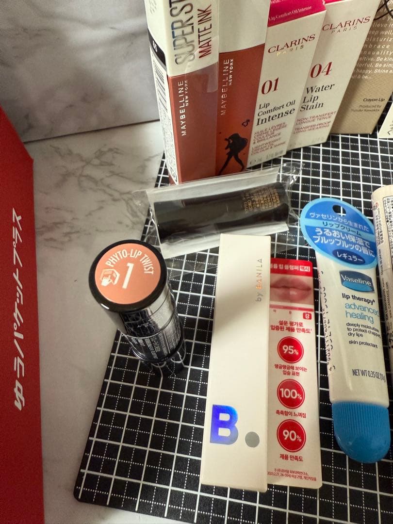 定価の半額以下！新品未開封リップ限定品含む27点まとめ売り！激安