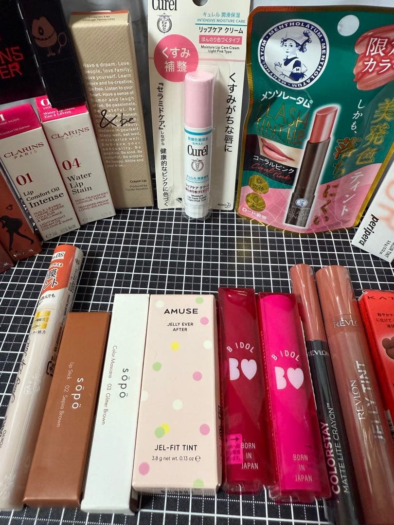 定価の半額以下！新品未開封リップ限定品含む27点まとめ売り！激安