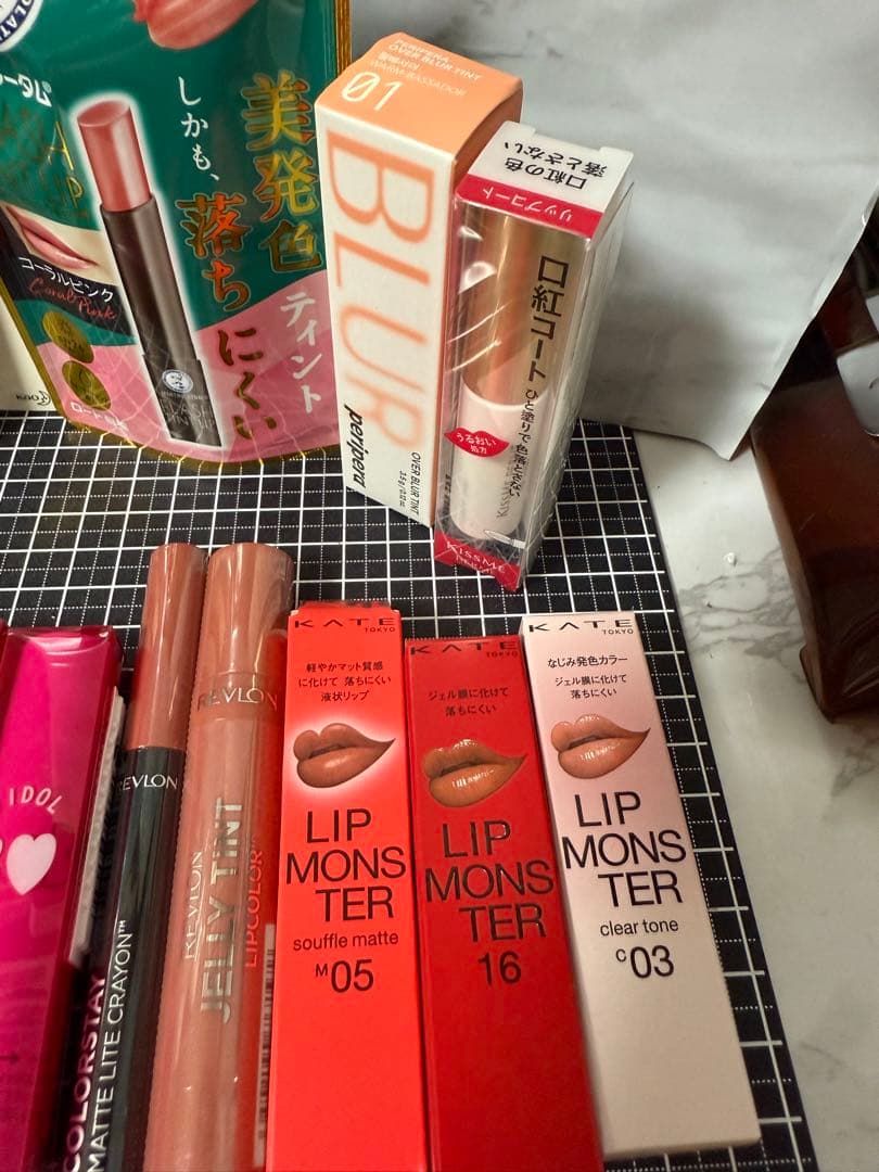 定価の半額以下！新品未開封リップ限定品含む27点まとめ売り！激安