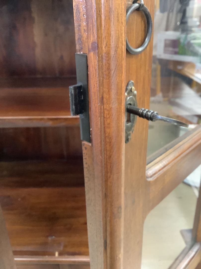 ビーカンパニー 家具　無垢材 アンティークダークブラウン キャビネット　鍵付き