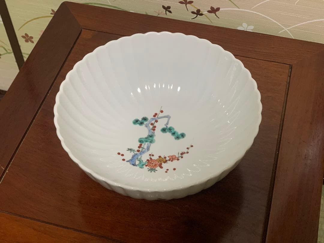 在銘　粉彩　特大　大鉢　直径24.5cm 高さ10cm