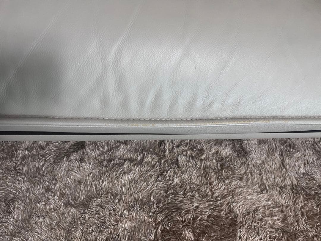 ニトリ本革カウチソファ