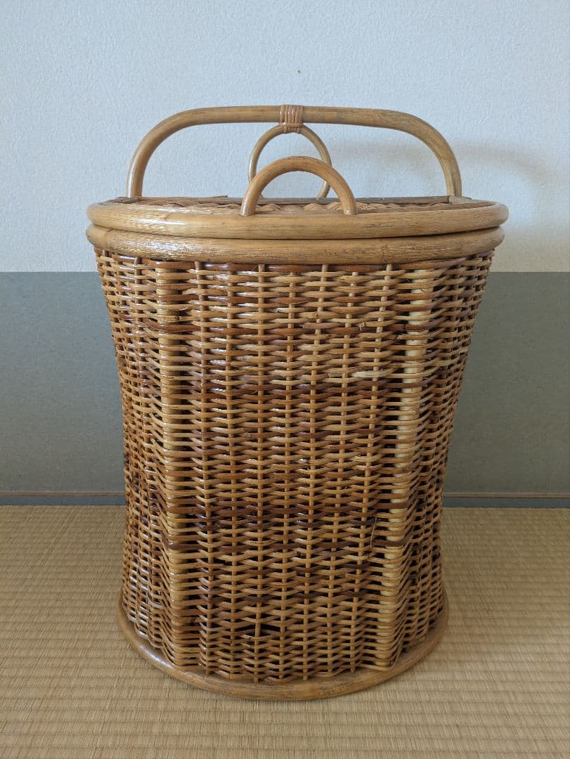 vintageオールドラタン　籐製バスケット　籠　かご　ランドリーボックス