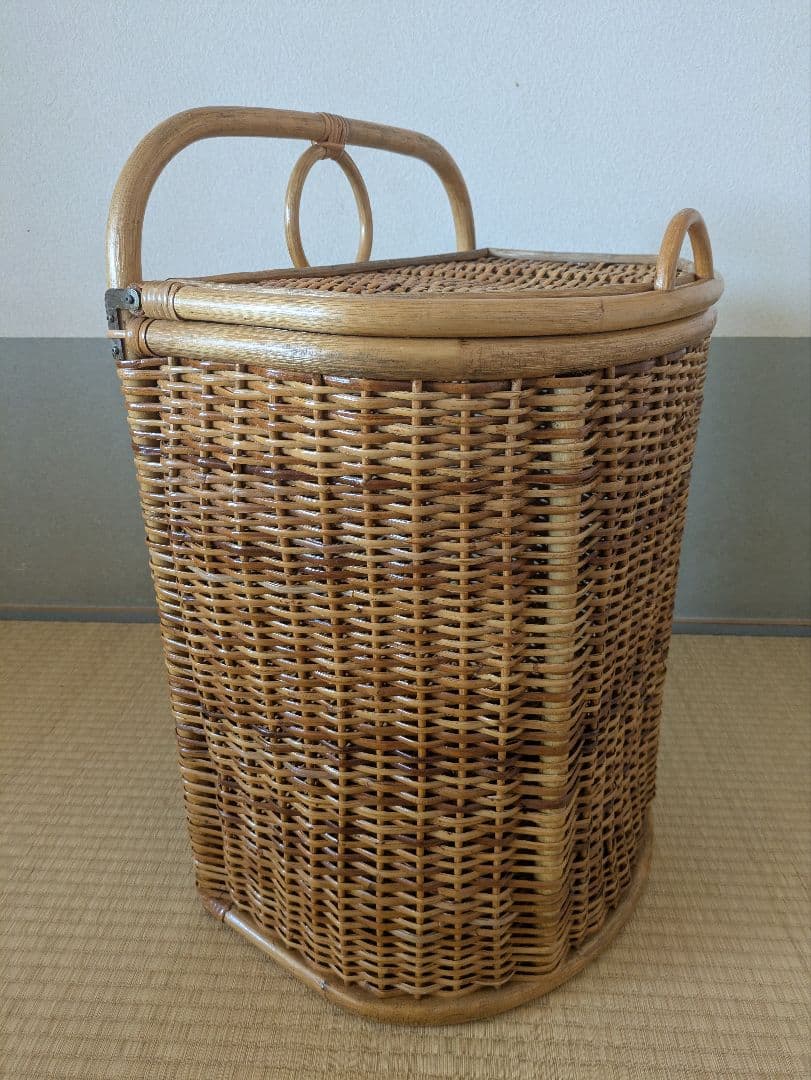 vintageオールドラタン　籐製バスケット　籠　かご　ランドリーボックス
