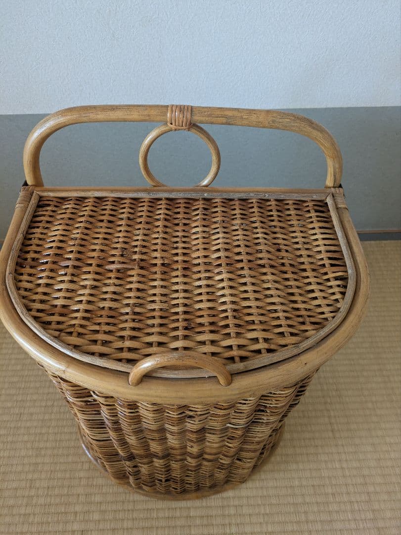 vintageオールドラタン　籐製バスケット　籠　かご　ランドリーボックス