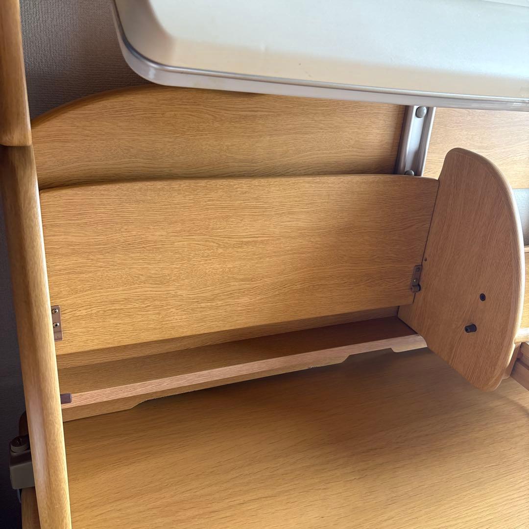 ②棚＆ライト(勉強机別出品)中古 くろがね