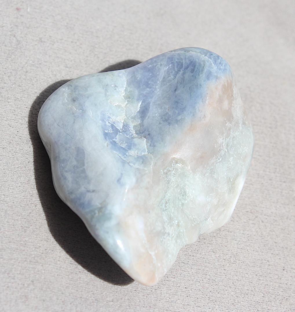 糸魚川翡翠 ラベンダー翡翠 原石 タンブル 35.4g - メルカリ