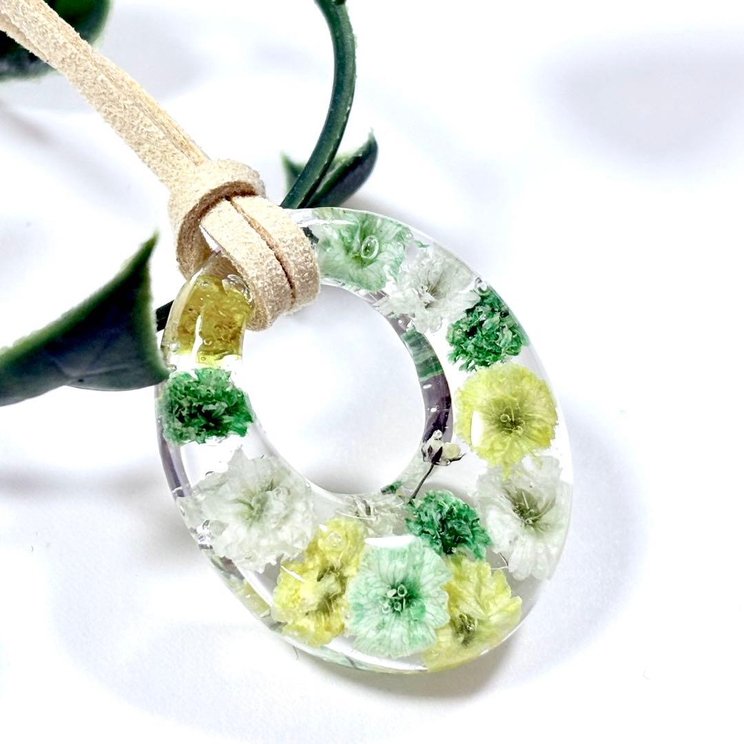 A26-065 レジンネックレス(かすみ草)ライムPremium