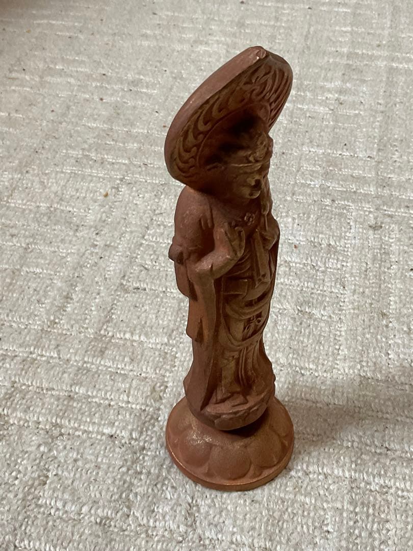 黄金の観音様／材質・真鍮製。高さ、20センチ、重さ、1kg。【昭和初期の作品】