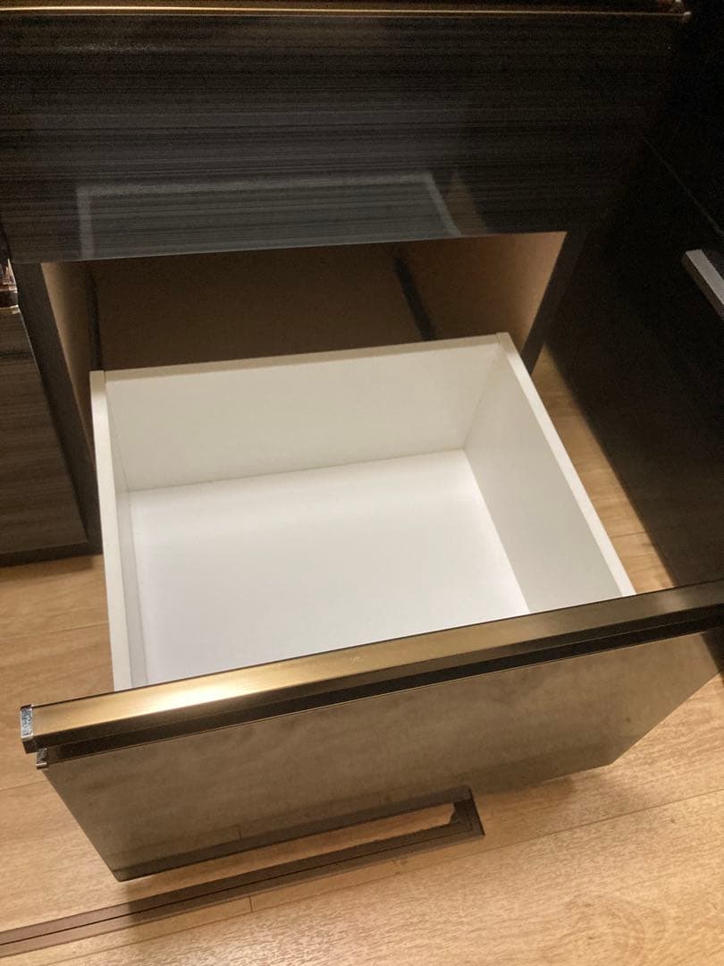 ダークブラウン 食器棚 ガラス扉 引き出し付き