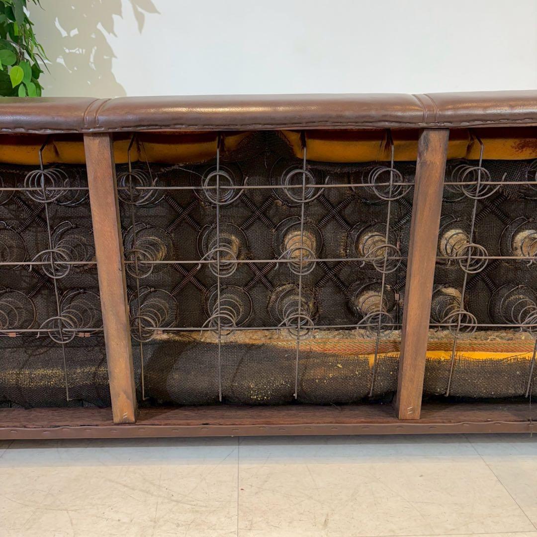 ヴィンテージレザー　3人掛けソファ アームチェア クラシック　喫茶店　レトロ