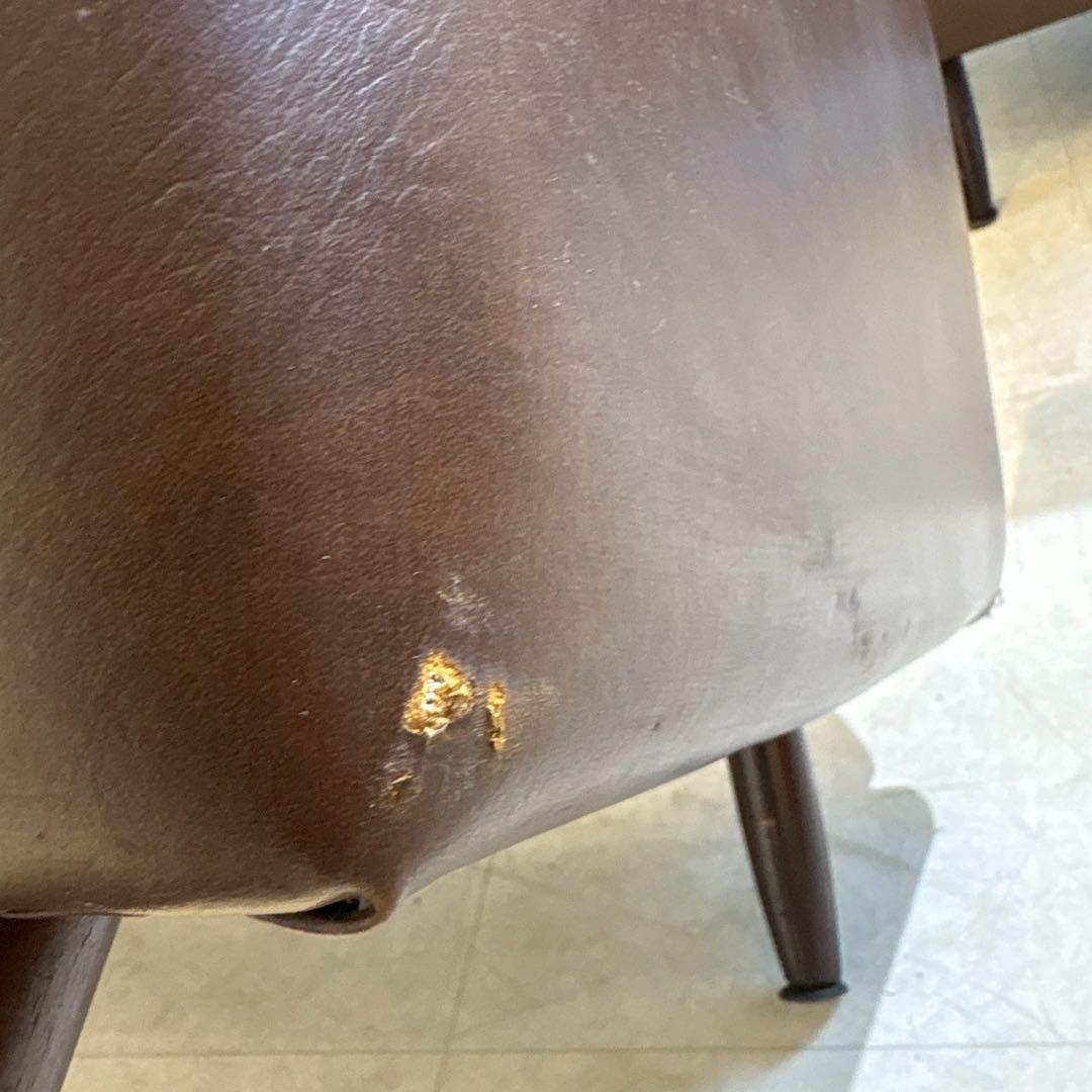 ヴィンテージレザー　3人掛けソファ アームチェア クラシック　喫茶店　レトロ