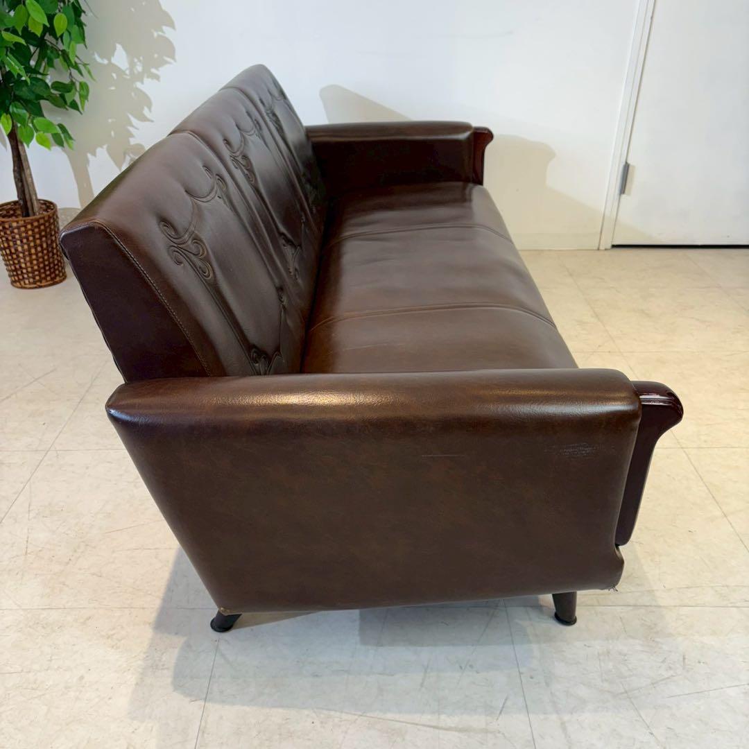 ヴィンテージレザー　3人掛けソファ アームチェア クラシック　喫茶店　レトロ