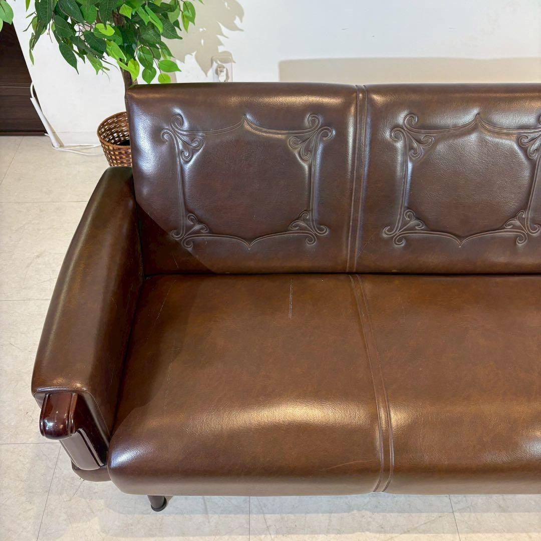 ヴィンテージレザー　3人掛けソファ アームチェア クラシック　喫茶店　レトロ