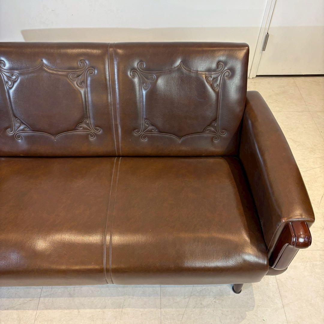 ヴィンテージレザー　3人掛けソファ アームチェア クラシック　喫茶店　レトロ
