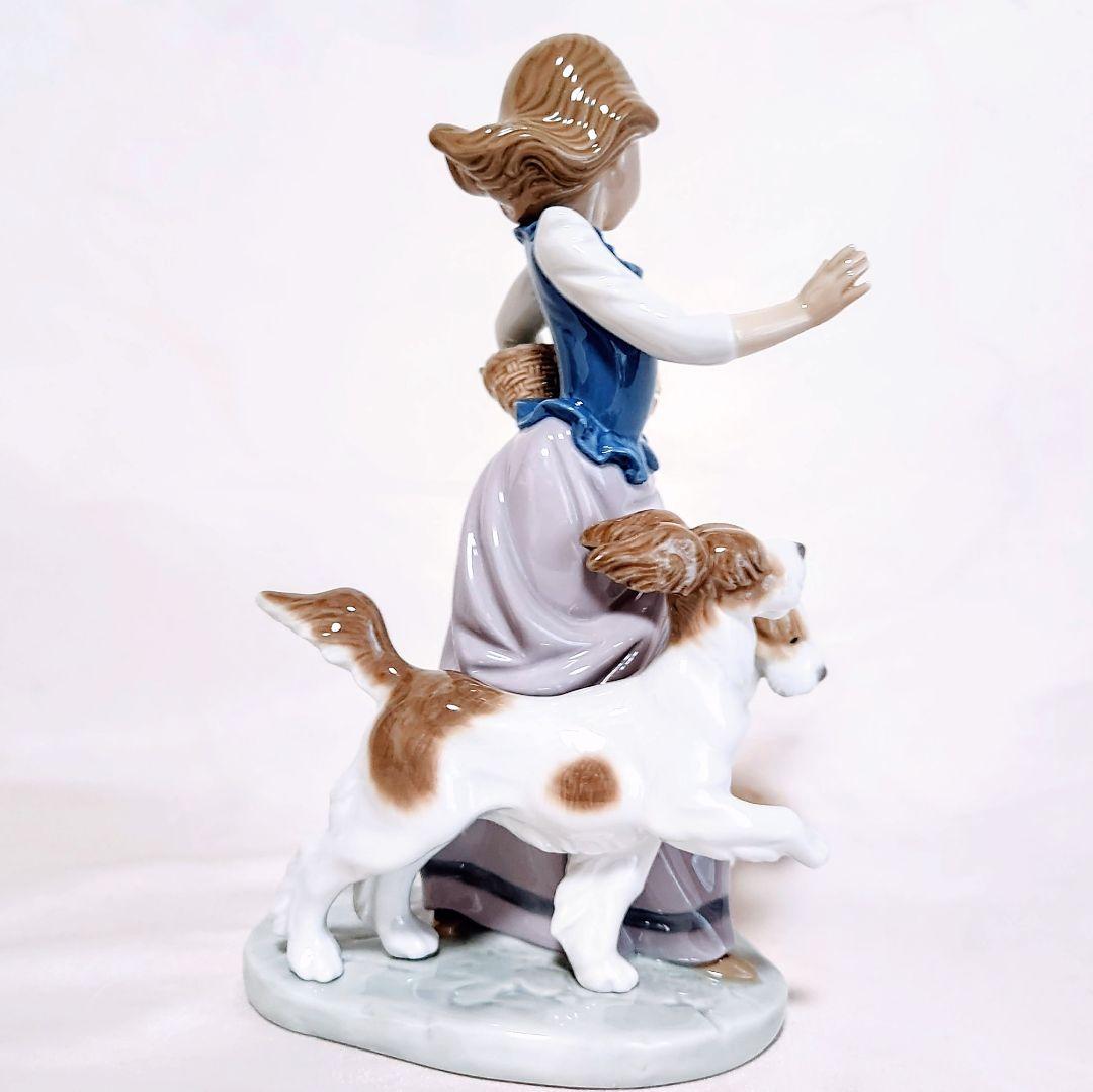 リヤドロ【美品】フィギュリン《少女と犬》No.5761