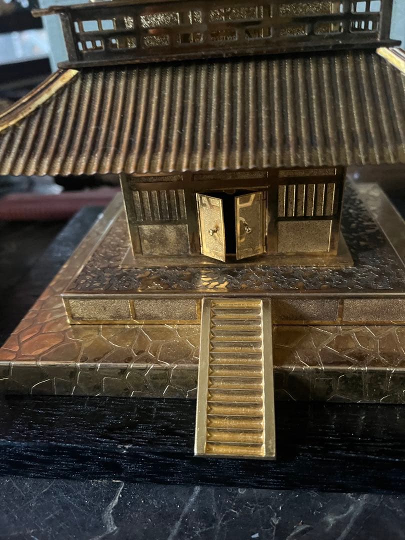 高岡銅器五重の塔、五重の塔、金の五重の塔、金色五重の塔、鉄製に金