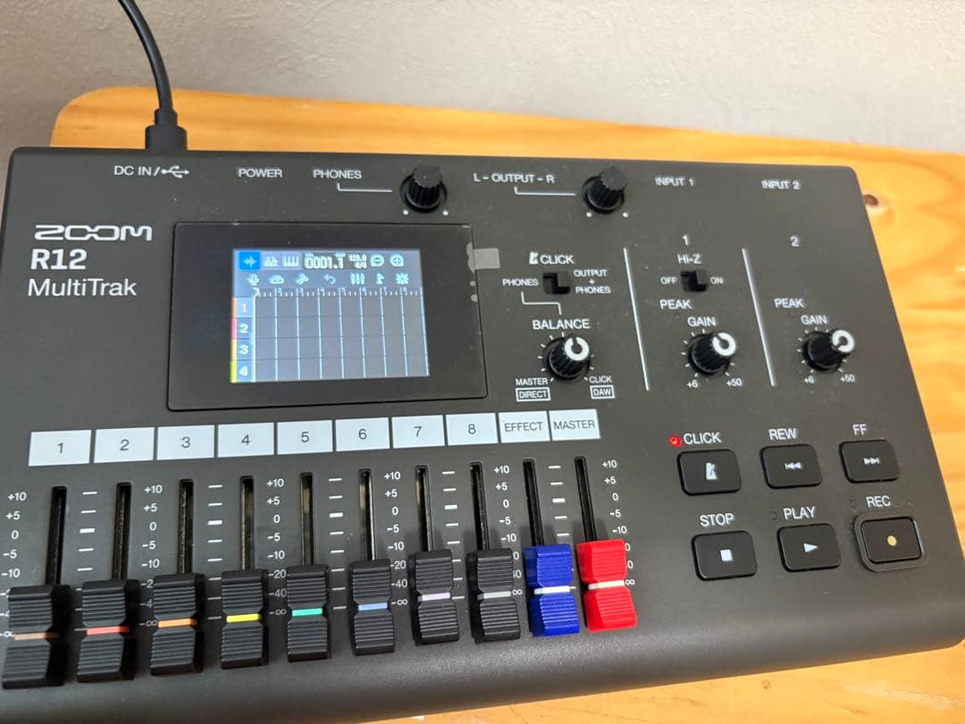 R12 zoom マルチトラレコーダー