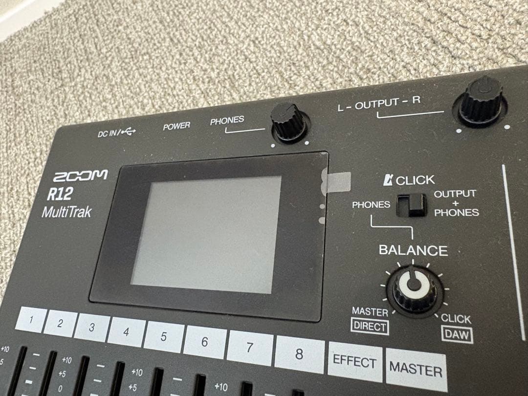 R12 zoom マルチトラレコーダー