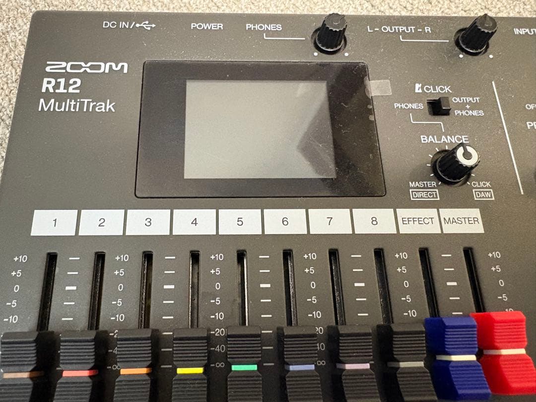 R12 zoom マルチトラレコーダー