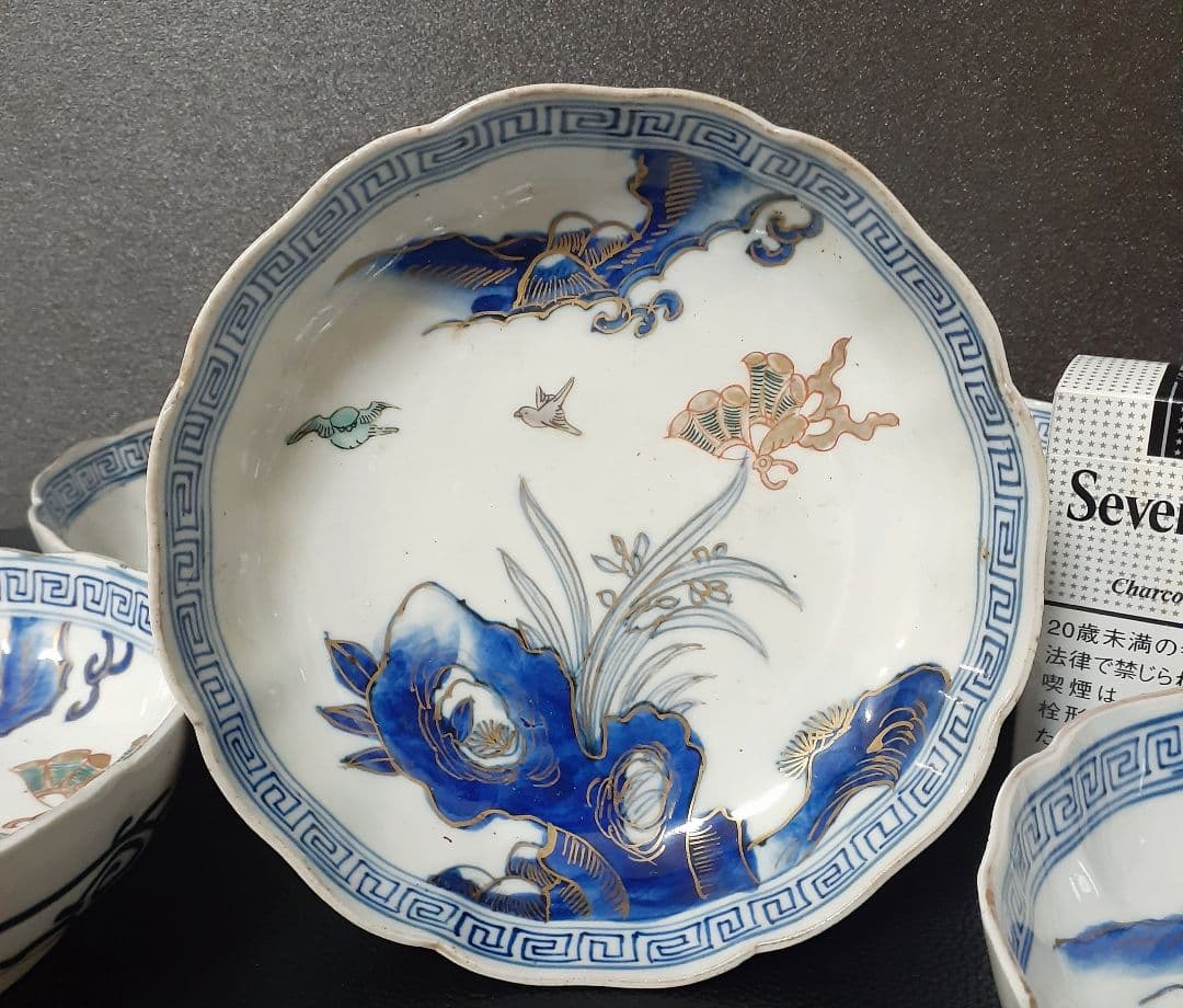 江戸時代末期～明治時代　古伊万里　染錦　岩に蘭　山並に蝶と鳥の図　輪花深皿　5客