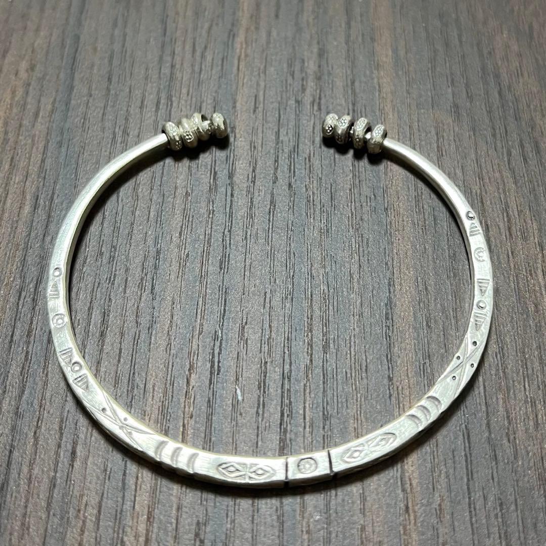 【新品・未使用】バングル　カレンシルバー　純銀97％　カレン族