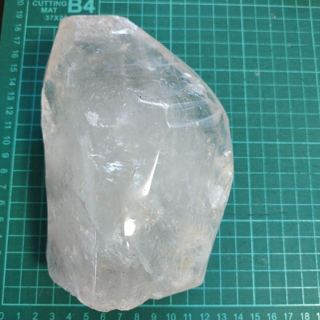 水晶　原石　ツルツル　スベスベ