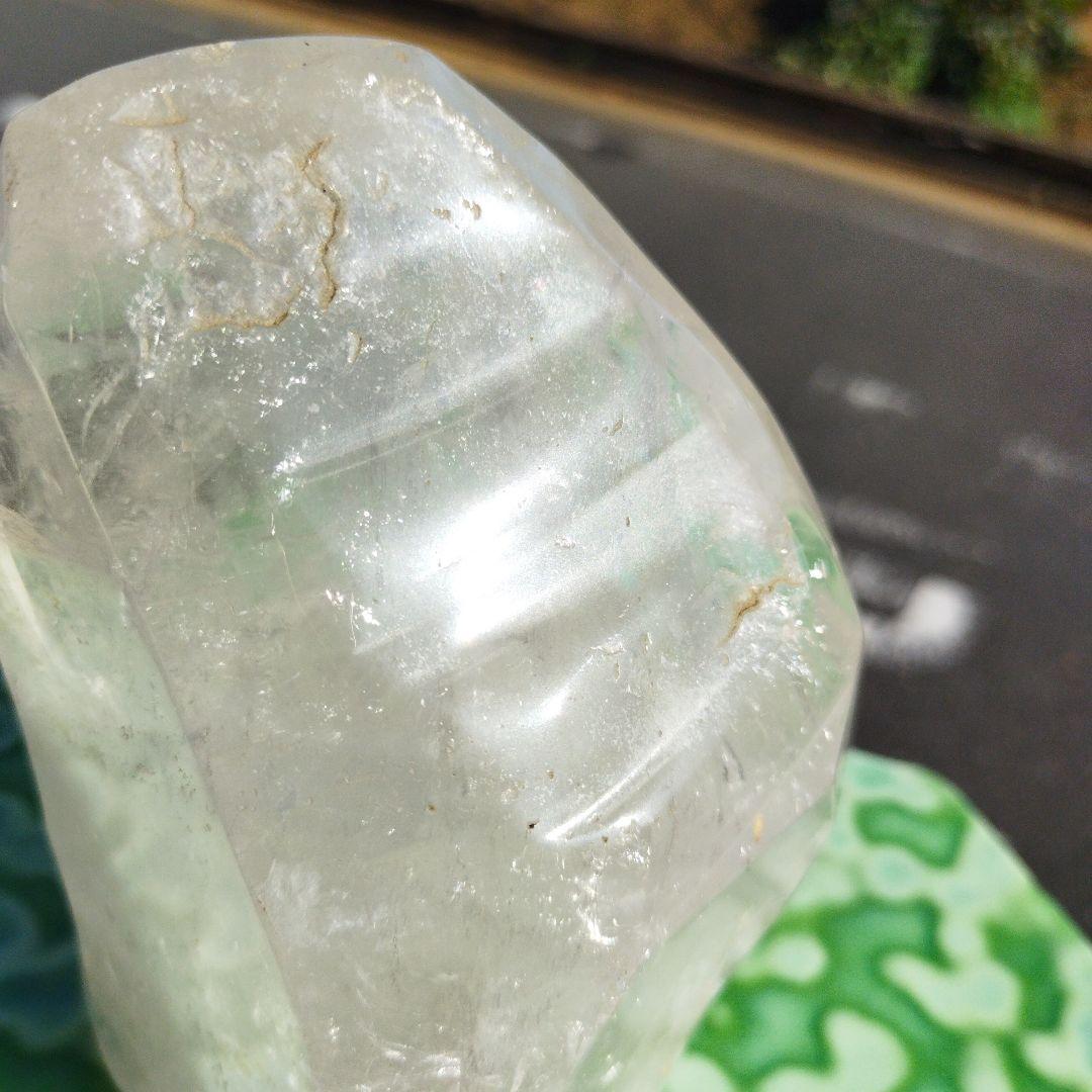 水晶　原石　ツルツル　スベスベ