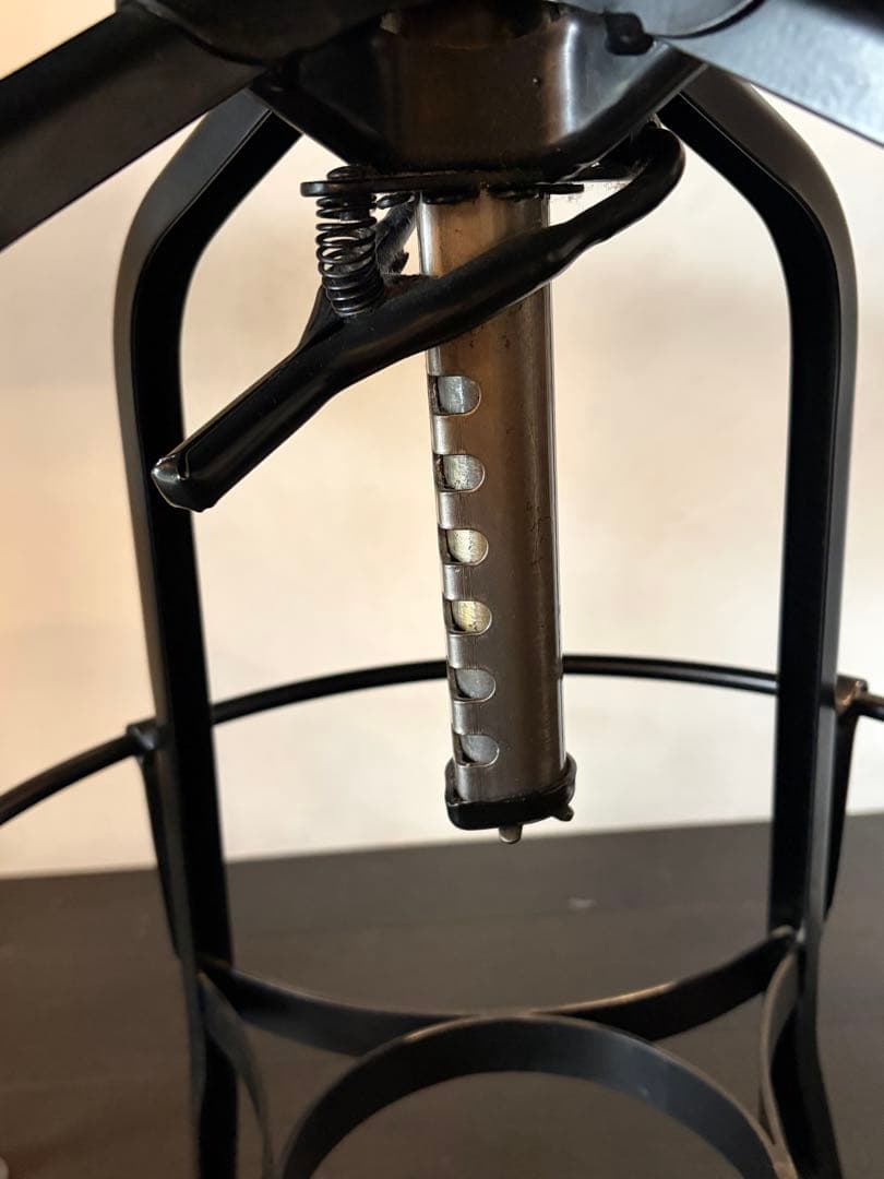 ＊3月初旬発送＊インダストリアルチェア①　ダークブラウン 高さ調整可能