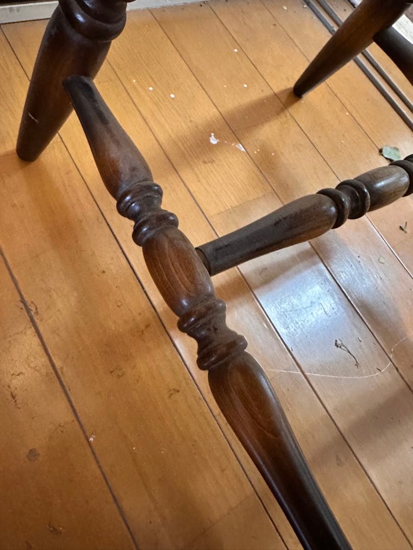 木製スピンドルバックチェア ダークブラウン