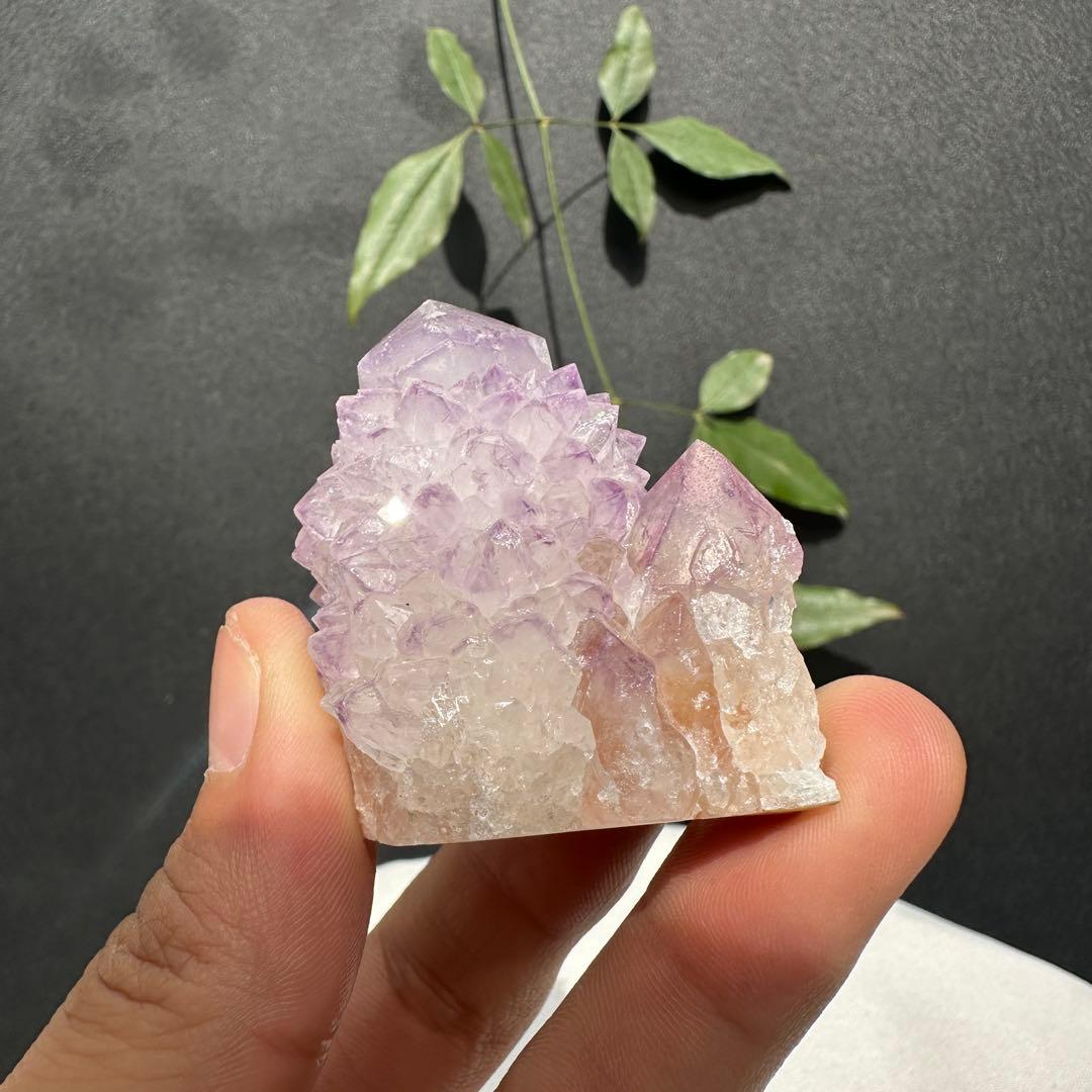 天然石アメジストの原石　置物　鉱物D.439