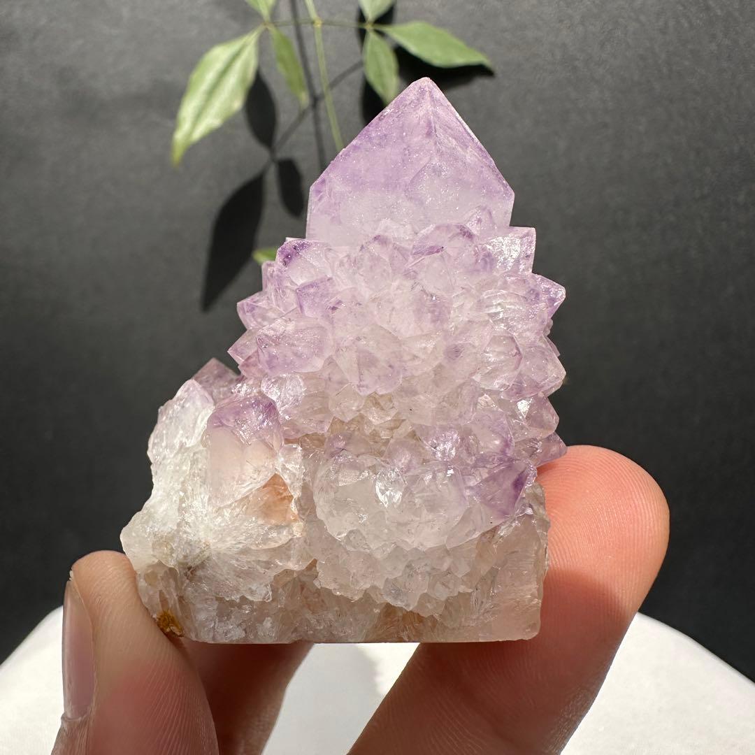 天然石アメジストの原石　置物　鉱物D.439