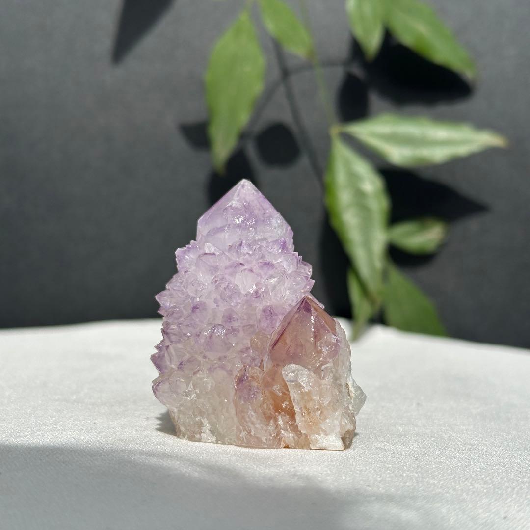 天然石アメジストの原石　置物　鉱物D.439