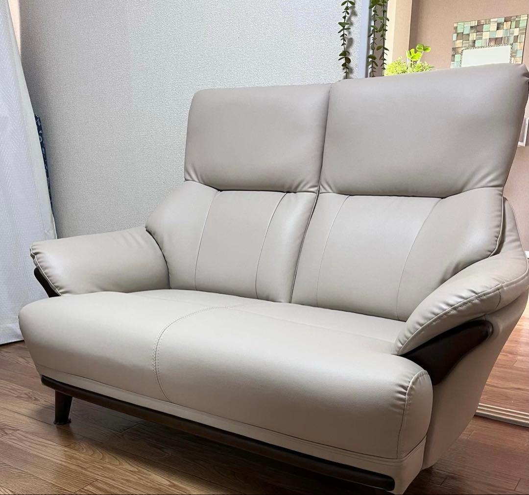 合成皮革2人掛けソファ （ベージュ）