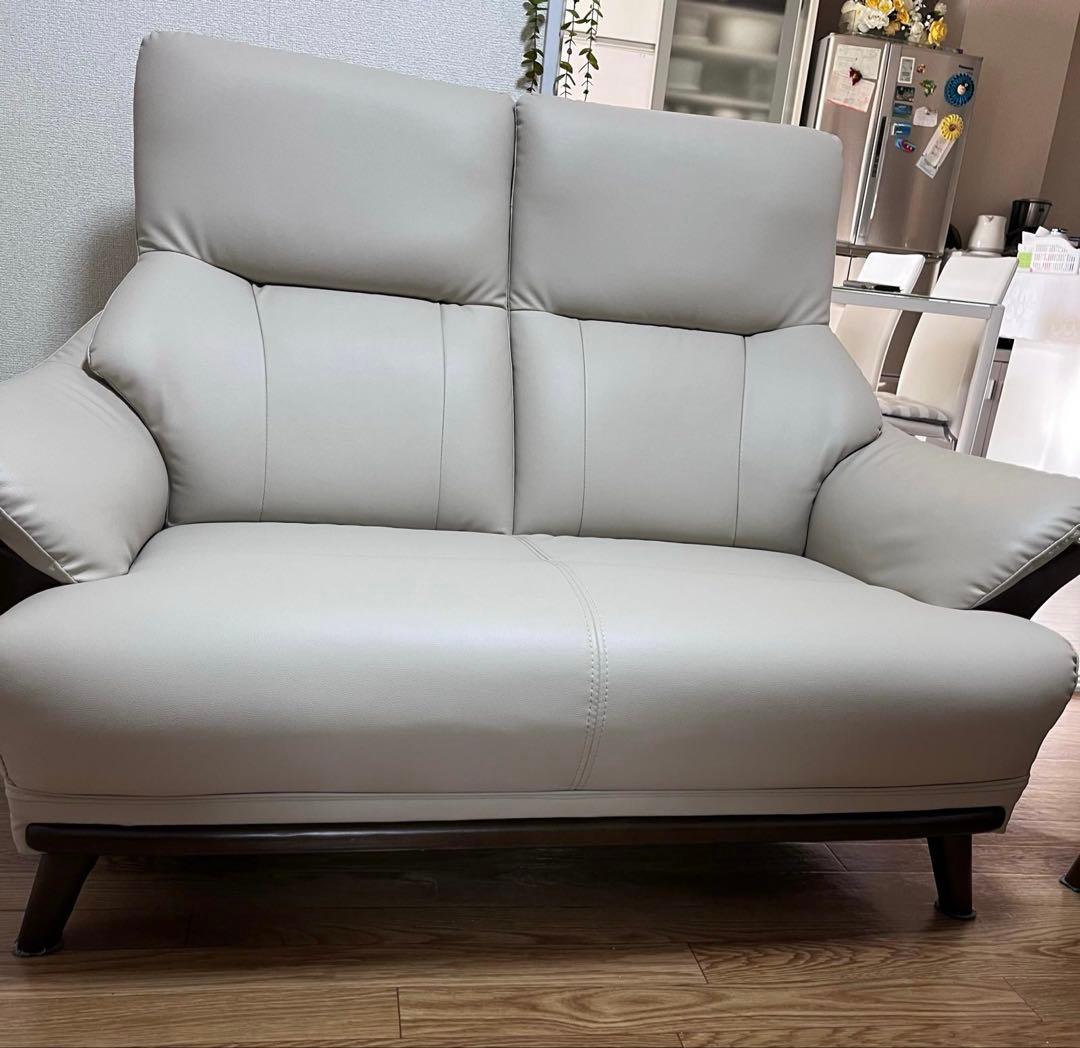 合成皮革2人掛けソファ （ベージュ）