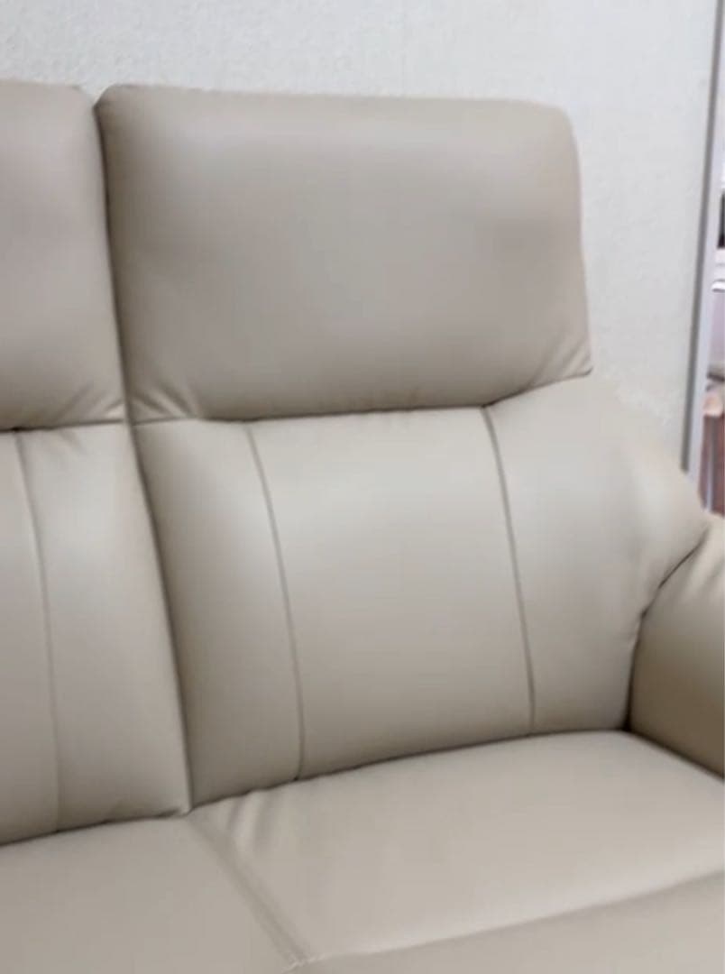 合成皮革2人掛けソファ （ベージュ）