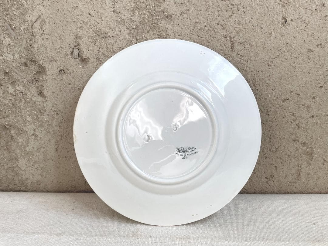 クレイユモントローレリーフ 平皿 N-892/フランスアンティーク