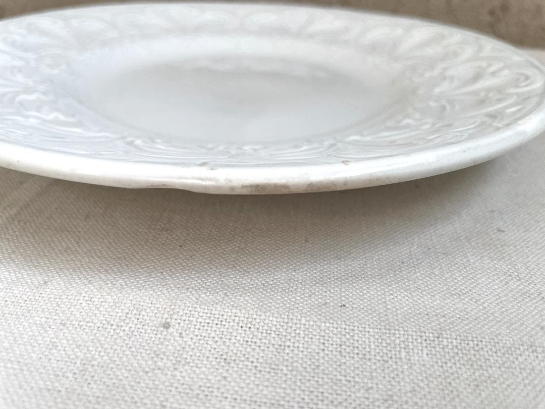 クレイユモントローレリーフ 平皿 N-892/フランスアンティーク